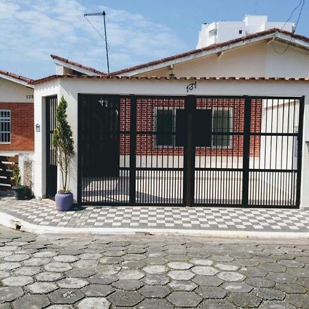 Temporada Na Praia Em Mongagua Sp Exterior foto